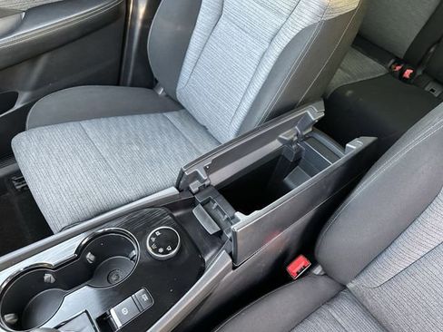 Used 2023 Nissan Rogue SV image 22