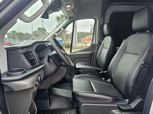 New 2026 Ford Transit 250 148 Medium Roof w/ Load Area Protection Package image 5