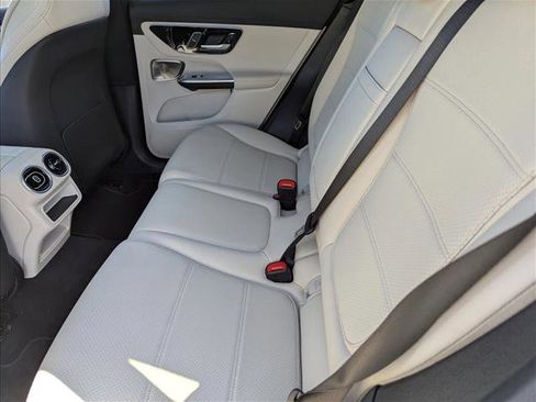 Used 2024 Mercedes-Benz GLC 300 image 26