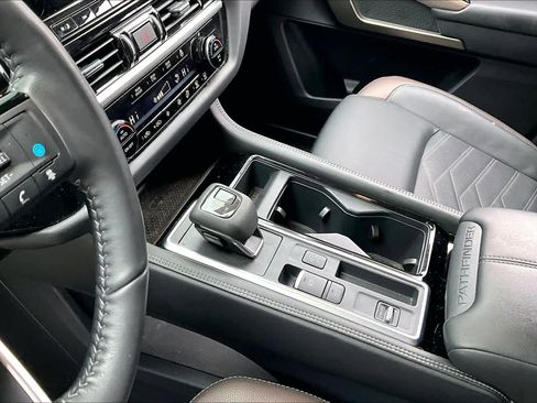 Used 2024 Nissan Pathfinder Platinum w/ Cargo Package image 14