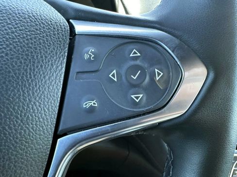 Used 2023 Chevrolet Traverse LT AWD/4WD image 17