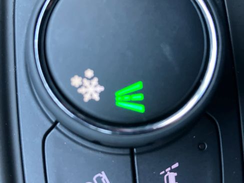 Certified 2023 GMC Terrain SLE w/ Driver Convenience Package image 32