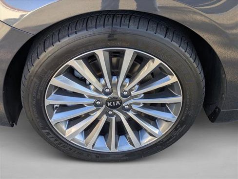 Used 2019 Kia Cadenza Premium image 10