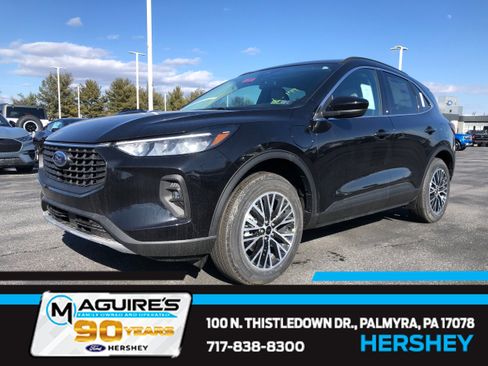 New 2025 Ford Escape SE w/ Class II Trailer Tow Package image 1