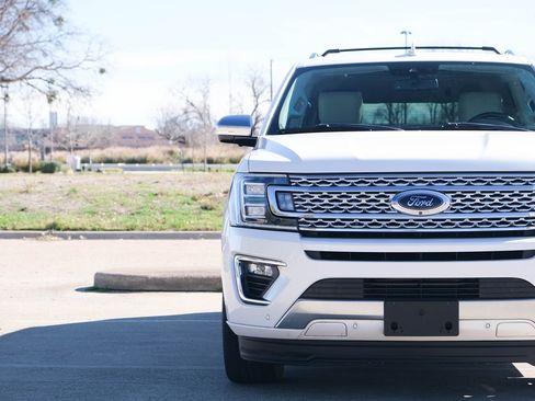 Used 2019 Ford Expedition Max Platinum image 4