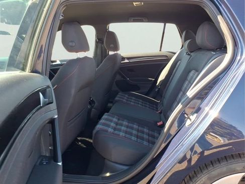 Used 2016 Volkswagen Golf S image 11