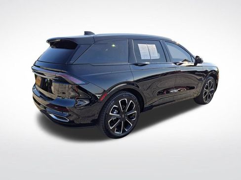 Used 2026 Lincoln Nautilus Reserve AWD/4WD image 3