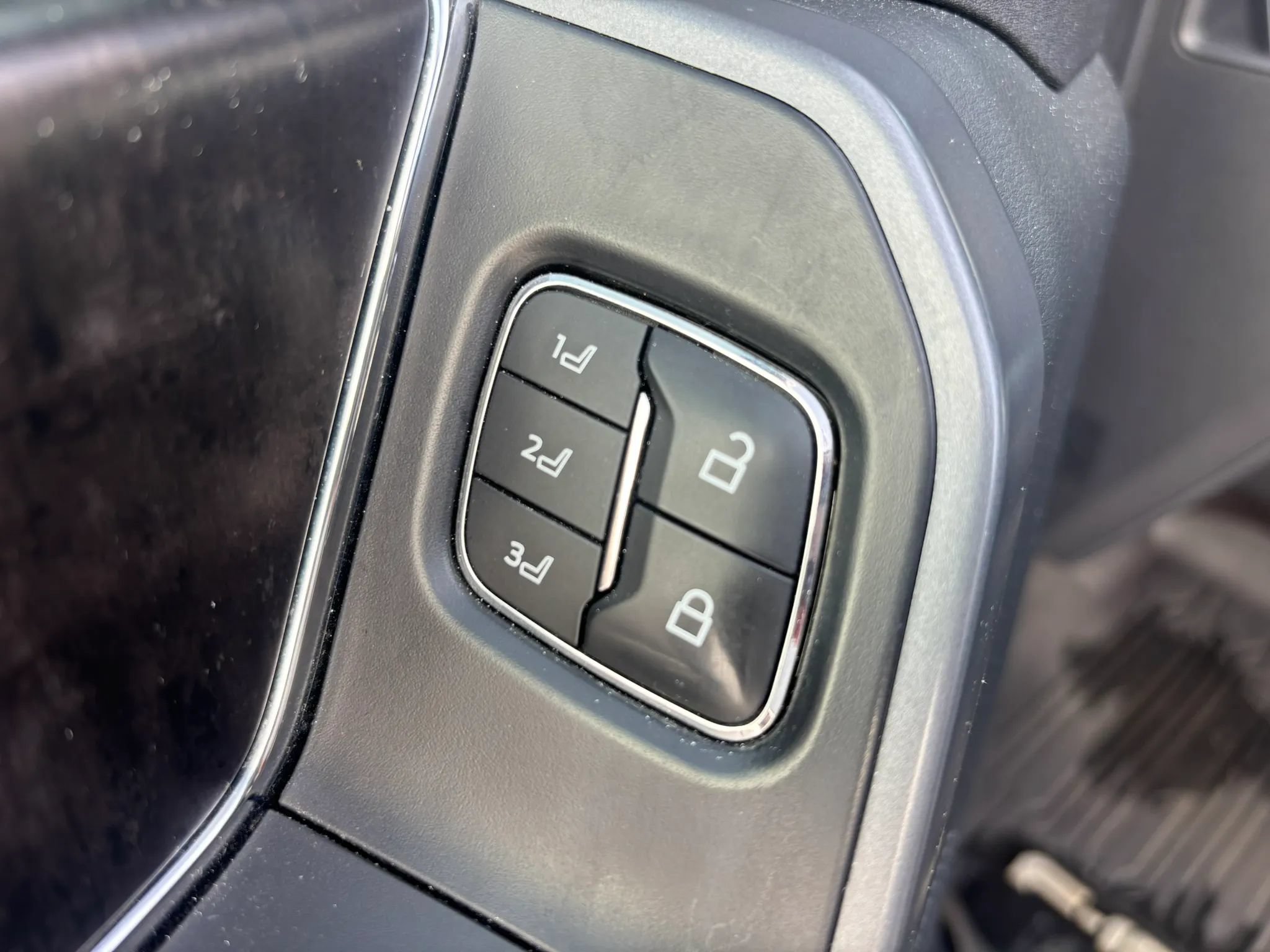 Used 2021 Ford F150 Lariat w/ FX4 Off-Road Package AWD/4WD image 19