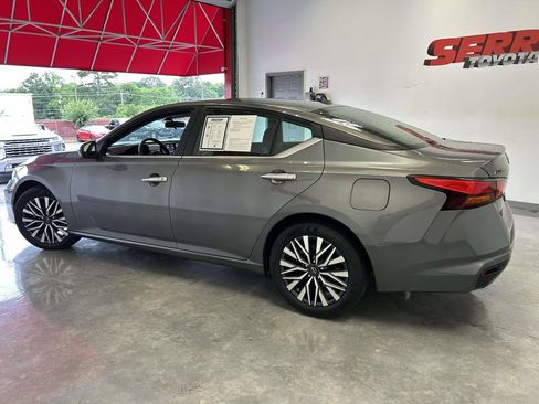 Used 2025 Nissan Altima 2.5 SV FWD image 6