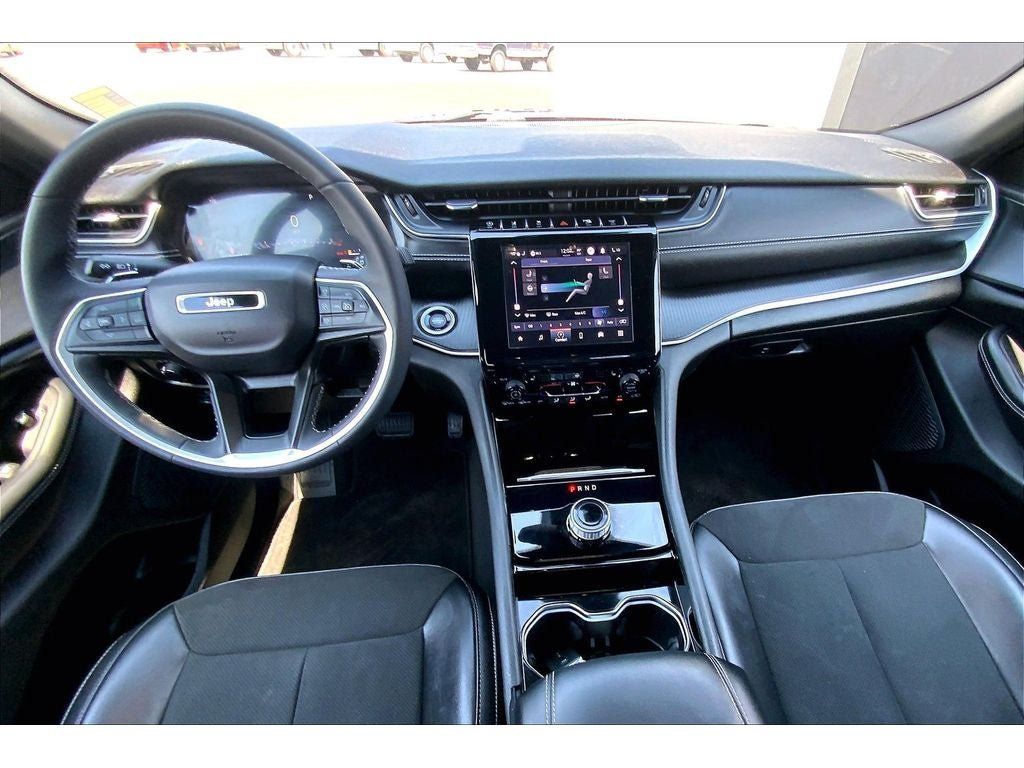 Used 2023 Jeep Grand Cherokee L Laredo AWD/4WD image 17