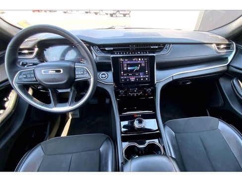 Used 2023 Jeep Grand Cherokee L Laredo AWD/4WD image 17