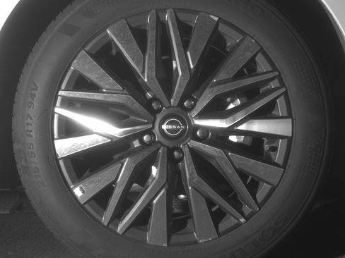 Used 2025 Nissan Altima 2.5 SV FWD image 13
