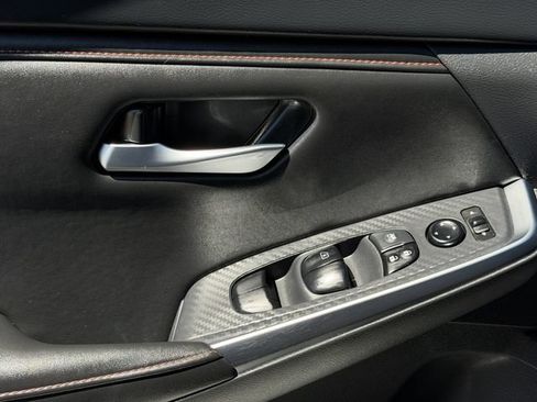 Used 2025 Nissan Sentra SR FWD image 23