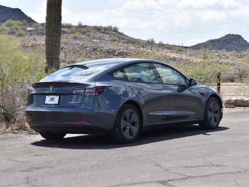 Used 2022 Tesla Model 3 Long Range AWD/4WD image 2