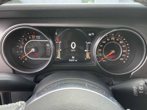 Used 2018 Jeep Wrangler Unlimited Sahara image 23