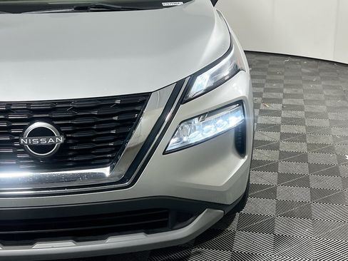 Used 2023 Nissan Rogue SV FWD image 11
