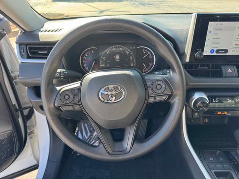 Used 2025 Toyota RAV4 XLE image 18