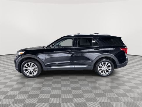 Certified 2022 Ford Explorer Limited w/ Equipment Group 301A AWD/4WD image 2