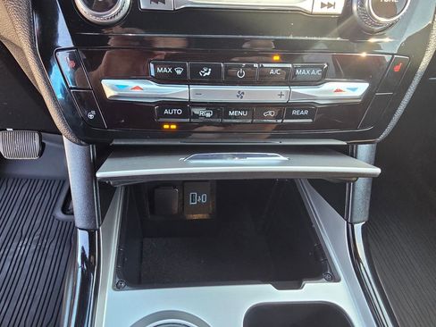 Used 2024 Ford Explorer ST-Line w/ Class IV Trailer Tow Package AWD/4WD image 18