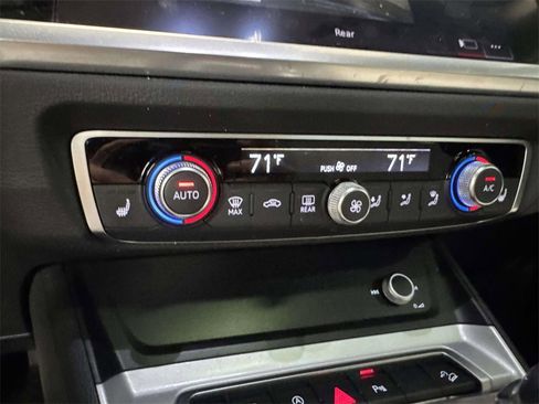 Used 2022 Audi Q3 2.0T Premium image 24