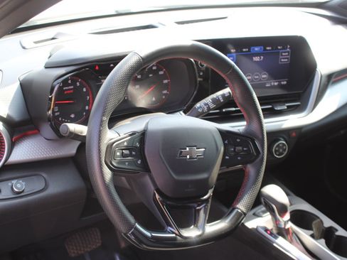 Used 2024 Chevrolet Trax RS FWD image 10