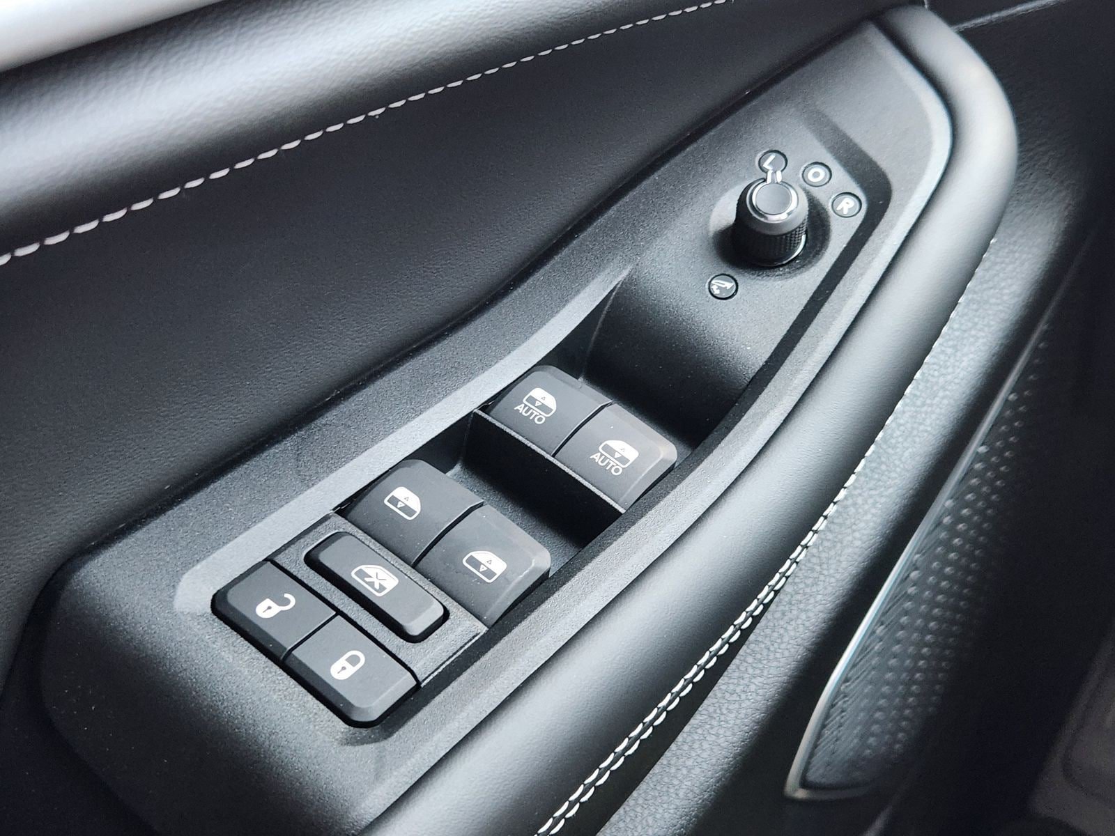 New 2027 Jeep Grand Cherokee Limited AWD/4WD image 27