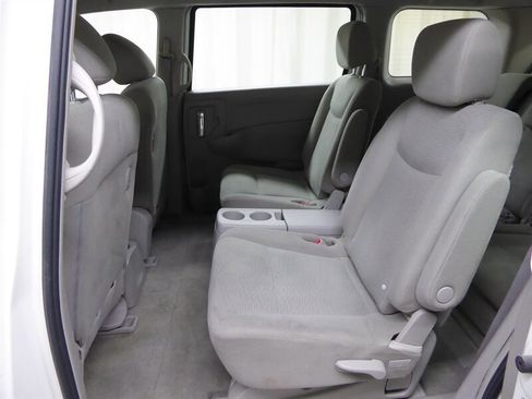 Used 2015 Nissan Quest S image 24