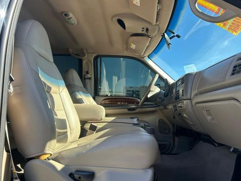 Used 2001 Ford F250 Lariat image 11