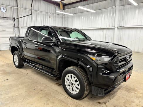 Used 2025 Toyota Tacoma SR RWD image 1