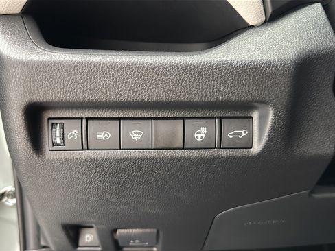 Used 2021 Toyota RAV4 XLE w/ Convenience Package AWD/4WD image 24