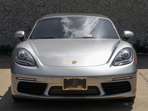 Used 2018 Porsche 718 Boxster image 6
