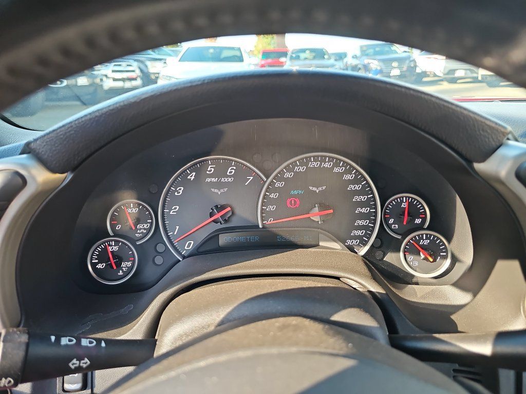 Used 2005 Chevrolet Corvette Convertible RWD image 25