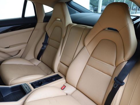 Used 2019 Porsche Panamera 4 AWD/4WD image 21