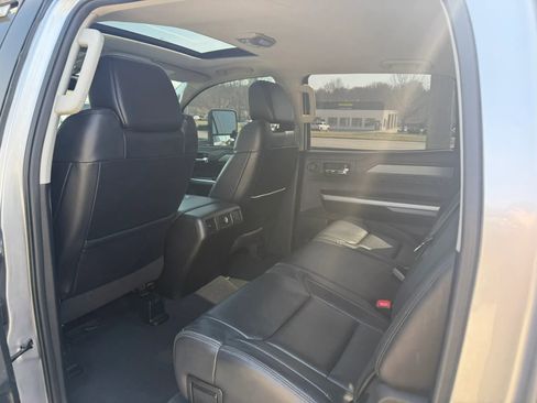 Used 2015 Toyota Tundra Platinum image 10