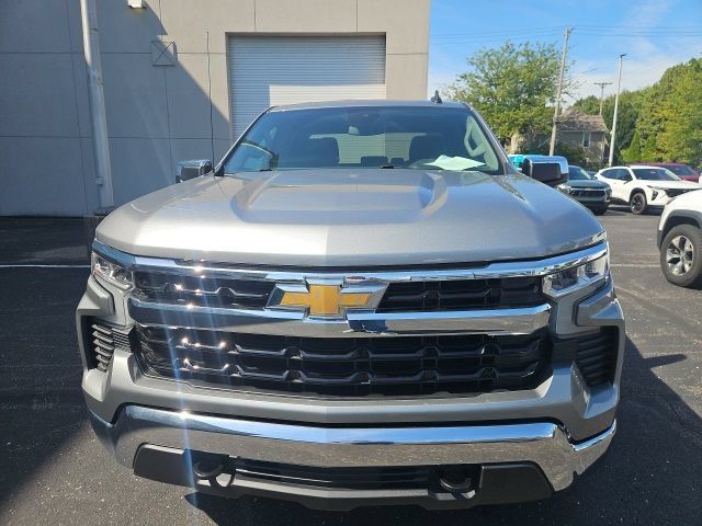 Used 2024 Chevrolet Silverado 1500 LT w/ Z71 Off-Road Package AWD/4WD image 8