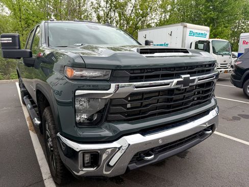 Used 2025 Chevrolet Silverado 2500 LT AWD/4WD image 8