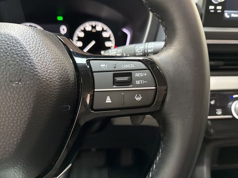 Used 2025 Honda Pilot EX-L image 19