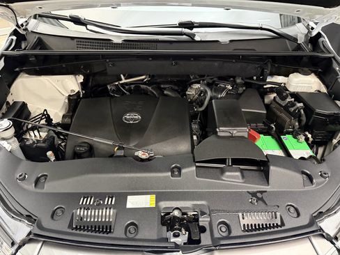 Used 2019 Toyota Highlander Limited Platinum image 38