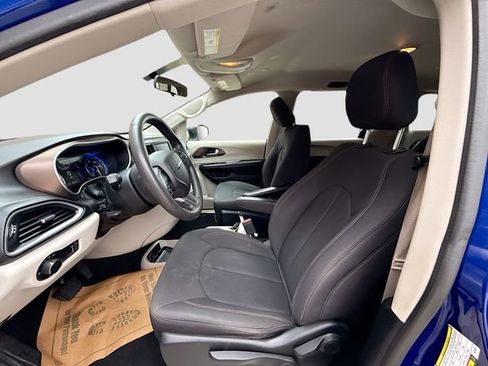 Used 2018 Chrysler Pacifica L image 20