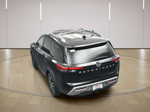 Certified 2025 Nissan Pathfinder Platinum w/ Cargo Package FWD image 38