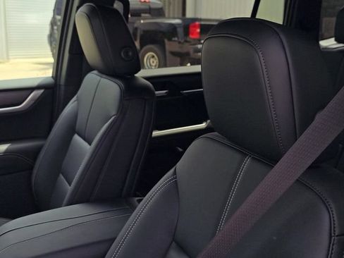 New 2026 GMC Acadia Elevation w/ Black Edition FWD image 18