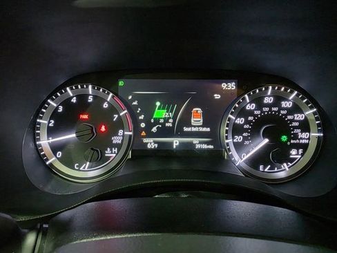 Used 2023 Toyota Highlander LE AWD/4WD image 17