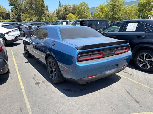 Used 2022 Dodge Challenger R/T w/ Blacktop Package RWD image 4