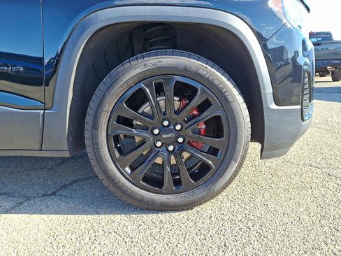 Used 2023 GMC Acadia SLE w/ Driver Convenience Package image 9