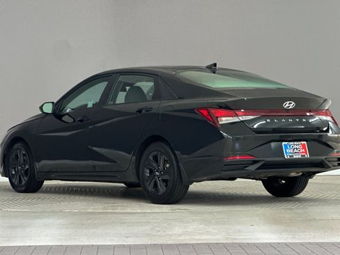 Used 2023 Hyundai Elantra SEL FWD image 3