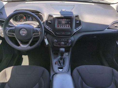 Used 2019 Jeep Cherokee Latitude w/ Popular Appearance Group FWD image 15