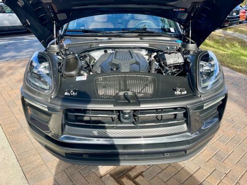 Used 2024 Porsche Macan Turbo image 17