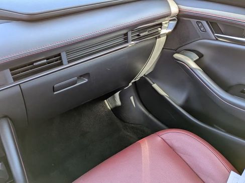 Used 2024 MAZDA MAZDA3 s image 16