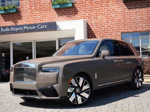 New 2026 Rolls-Royce Cullinan AWD/4WD image 1