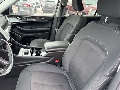 Used 2022 Jeep Grand Cherokee L Laredo w/ Luxury Tech Group I image 3